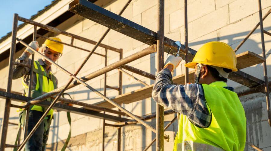 Professional fairlawn roofing services in Leslie, MI